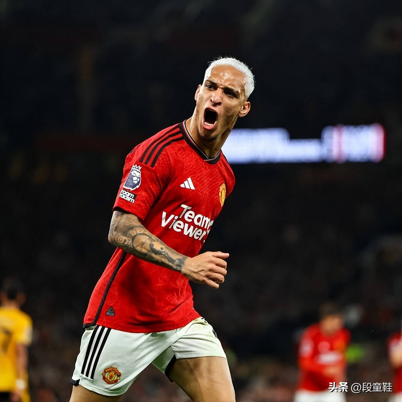 今晨曼联手感冰凉——意甲节点到来；气氛紧张；更衣室氛围转暖(c罗在芬兰冰天雪地里下水冰浴)-开云体育官网